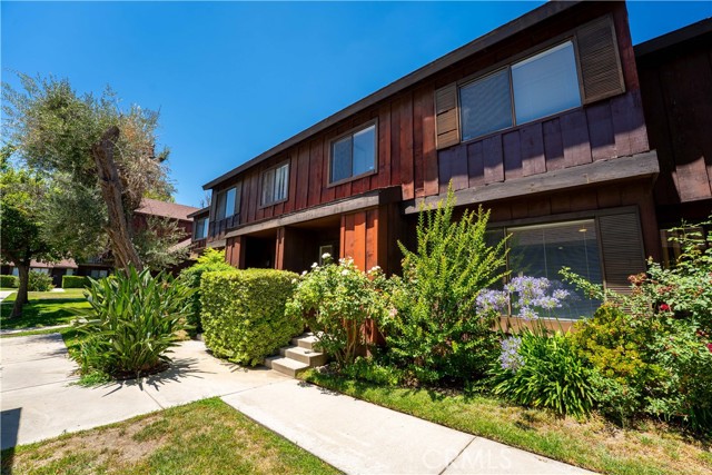 Detail Gallery Image 3 of 28 For 20110 Cohasset St #22,  Winnetka,  CA 91306 - 3 Beds | 2/1 Baths