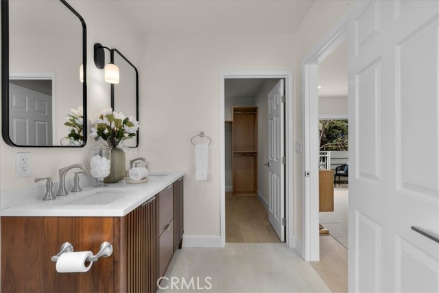 11927 Beatrice Street, Culver City CA: https://media.crmls.org/medias/b14f956a-75a7-4c52-a14d-1433fbaaceec.jpg