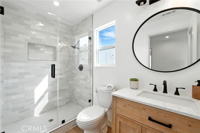 3031 3033 Vineyard Avenue, Los Angeles CA: https://media.crmls.org/medias/b14fade5-f573-4907-ad38-a48441bc6dc6.jpg