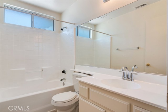 26057 Crestmont Circle, Menifee CA: https://media.crmls.org/medias/b150f17d-f05c-47dc-aece-2f18351b7266.jpg