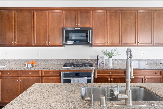 Detail Gallery Image 15 of 44 For 17012 Hal Ln, Fontana,  CA 92336 - 3 Beds | 2/1 Baths