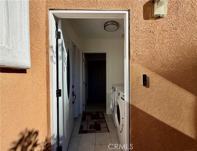 Detail Gallery Image 3 of 35 For 3585 Ambrose Cir #1,  Corona,  CA 92882 - 3 Beds | 2/1 Baths