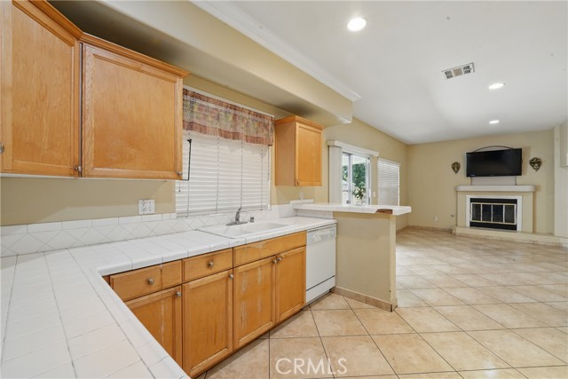 Detail Gallery Image 14 of 51 For 6134 Clara St, Bell Gardens,  CA 90201 - 4 Beds | 2/1 Baths
