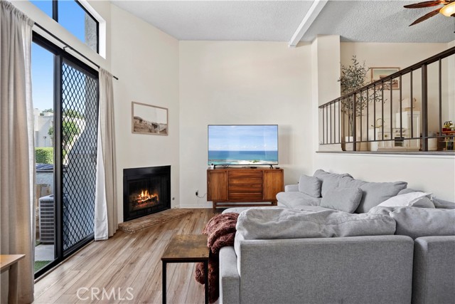 Detail Gallery Image 8 of 53 For 19355 Sherman Way #41,  Reseda,  CA 91335 - 2 Beds | 2/1 Baths
