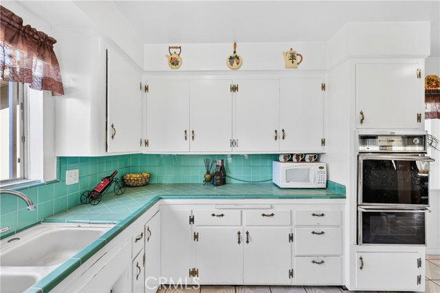 15937 Manzanita, Fontana CA: https://media.crmls.org/medias/b152bc16-20ce-48b5-8ef3-df827fe19b2d.jpg