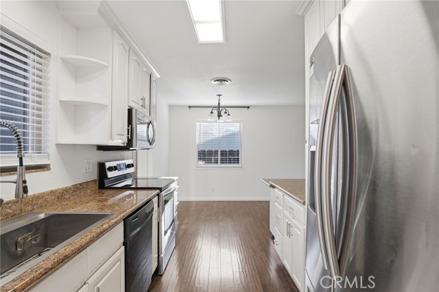 Detail Gallery Image 6 of 32 For 680 Sherri, Turlock,  CA 95382 - 3 Beds | 2 Baths