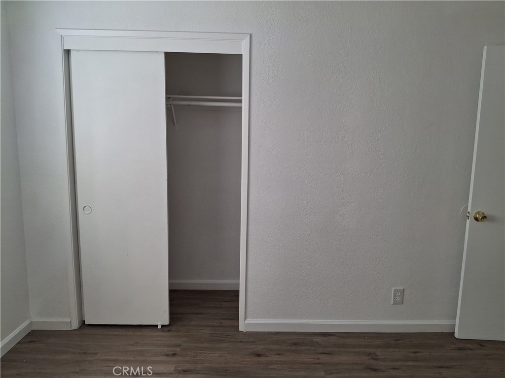 https://media.crmls.org/medias/b153e554-6c30-469c-af0c-f6a0c57352d1.jpg?preset=X-Large
