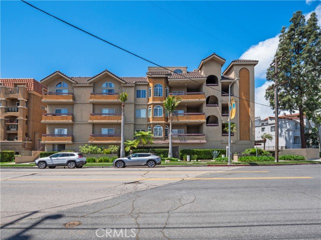 4301 Fulton AVE Unit: 303