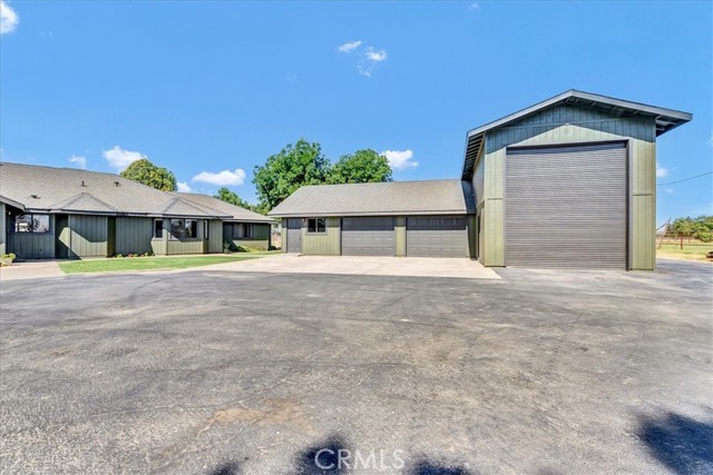 Detail Gallery Image 3 of 55 For 34811 Road 132, Visalia,  CA 93292 - 5 Beds | 3 Baths