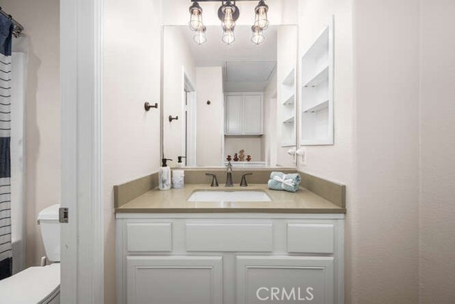 46 Hinterland Way, Ladera Ranch CA: https://media.crmls.org/medias/b154f655-c1a6-406e-b537-707de6d125a1.jpg