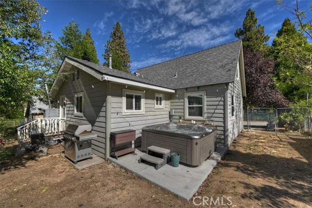 396 Log, Crestline, CA 92325