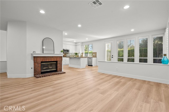 Detail Gallery Image 11 of 75 For 27605 Harwick, Valencia,  CA 91354 - 4 Beds | 4 Baths