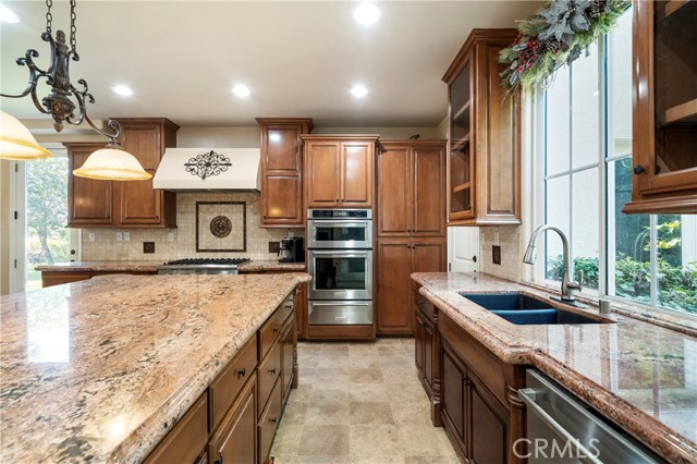42179 Calle Paramo, Murrieta CA: https://media.crmls.org/medias/b1554599-6890-40ba-89a3-b4c7e3be6c94.jpg
