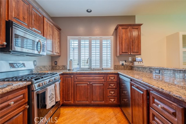 Detail Gallery Image 15 of 30 For 29231 Mammoth Ln, Canyon Country,  CA 91387 - 3 Beds | 3 Baths