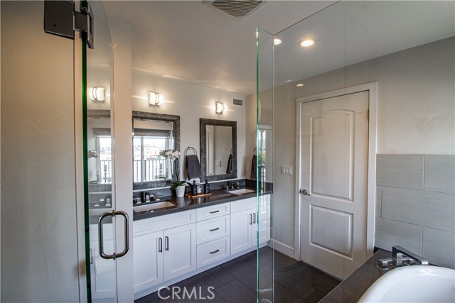 807 El Redondo Avenue, Redondo Beach CA: https://media.crmls.org/medias/b155ea4a-91af-413d-a9e9-1432d7a4a639.jpg