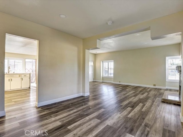 Detail Gallery Image 5 of 56 For 9607 Cypress, Fontana,  CA 92335 - 5 Beds | 5 Baths