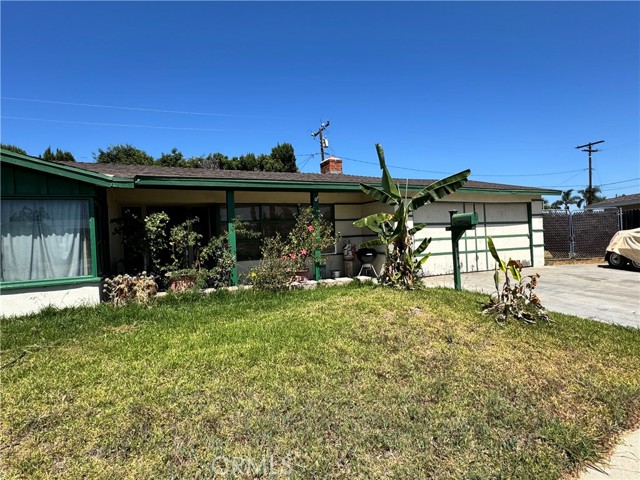 195 N Malena Drive, Orange CA: https://media.crmls.org/medias/b1566dab-dc3d-4e30-a1d0-7fec11870846.jpg