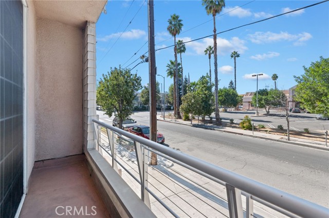 Detail Gallery Image 18 of 19 For 5620 Yolanda Ave #103,  Tarzana,  CA 91356 - 2 Beds | 2 Baths