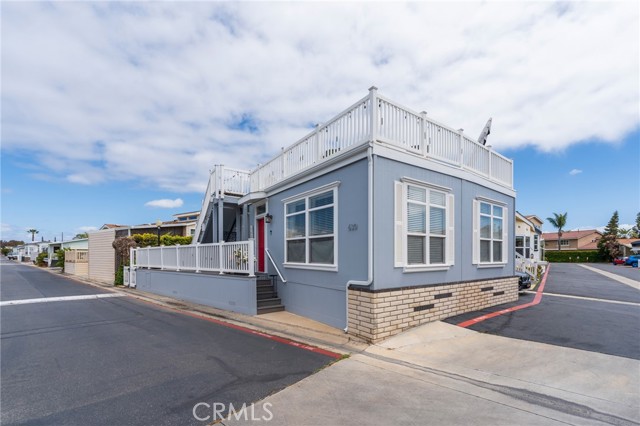 Detail Gallery Image 3 of 46 For 80 Huntington St. #630,  Huntington Beach,  CA 92646 - 3 Beds | 2/1 Baths