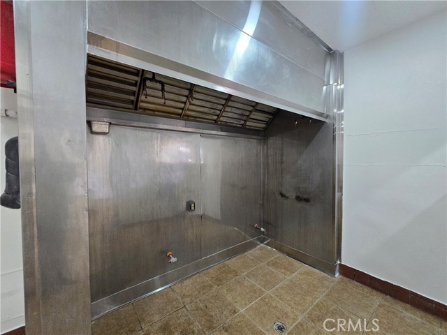 Image 14 of 39 For 1448 Blackstone Avenue