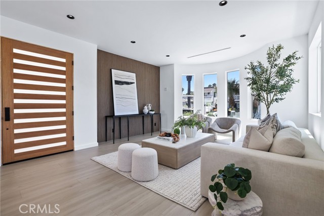 309 8th Street, Huntington Beach CA: https://media.crmls.org/medias/b156dfae-2540-434a-9e7b-9f8862db0fde.jpg
