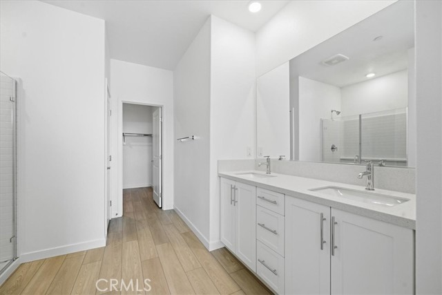 Detail Gallery Image 18 of 27 For 27341 Bear Creek Ln, Valencia,  CA 91381 - 3 Beds | 3/1 Baths