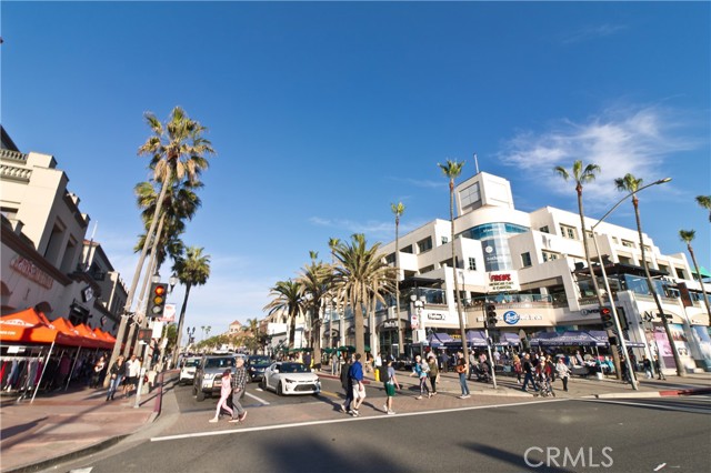 722 Main Street, Huntington Beach, California 92648, 2 Bedrooms Bedrooms, ,1 BathroomBathrooms,Residential Lease,For Rent,722 Main Street,CROC25155189
