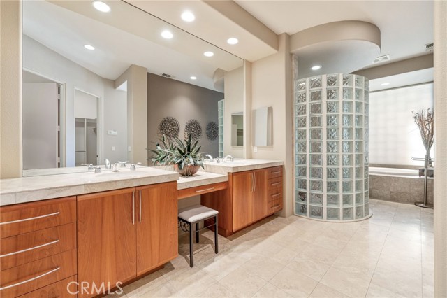 Image 24 of 49 For 50075 Camino Privado