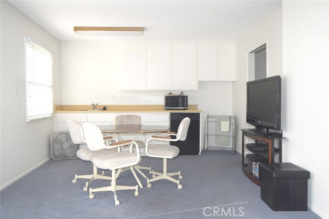 Detail Gallery Image 6 of 13 For 11662 Pickett Ln, Garden Grove,  CA 92840 - 6 Beds | 3/1 Baths