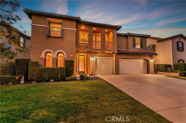 13744 Star Ruby Avenue, Eastvale CA: https://media.crmls.org/medias/b1580b4e-12ea-4b2c-b569-c75906aba734.jpg