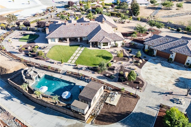 Detail Gallery Image 8 of 75 For 12260 Desert Rose Way, Oak Hills,  CA 92344 - 4 Beds | 4/1 Baths