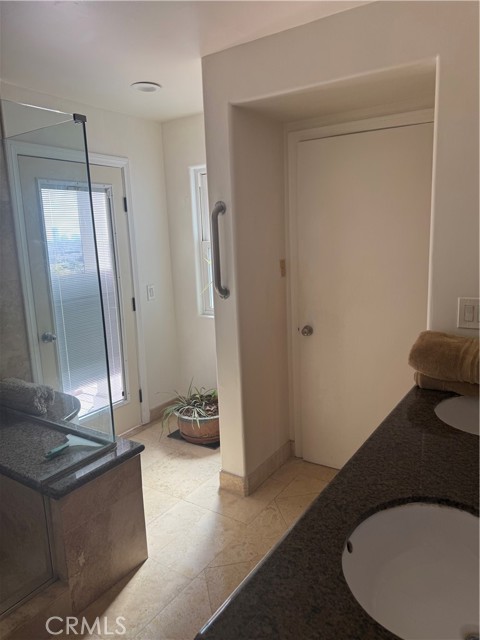 1994 Stanley Avenue, Signal Hill CA: https://media.crmls.org/medias/b1583e11-c2b2-4d82-a956-73e7a5bb299d.jpg