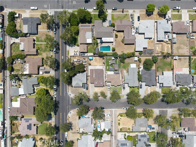 2304 W Flower Avenue, Fullerton CA: https://media.crmls.org/medias/b1589c7a-c3a7-4e4c-acfe-d6dce6806625.jpg