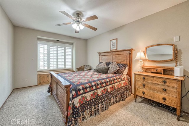 6442 N Gentry Avenue, Fresno CA: https://media.crmls.org/medias/b158e3c6-11d1-4ec8-a479-380d1bdebd2c.jpg