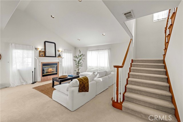 Detail Gallery Image 16 of 69 For 5558 N Charlotte Ave, San Gabriel,  CA 91776 - 5 Beds | 3/1 Baths