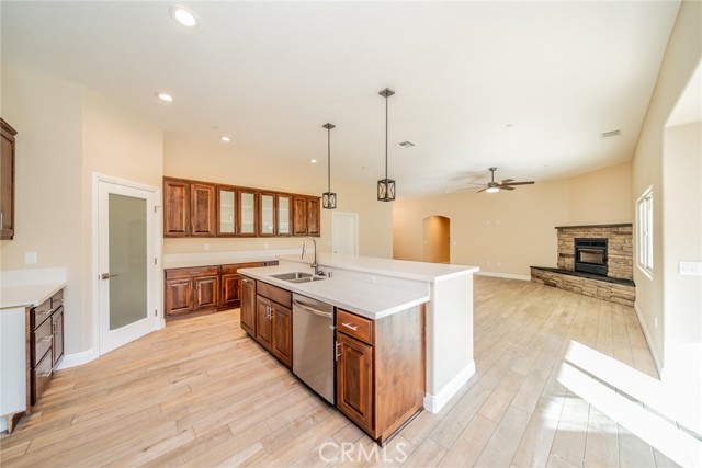 Detail Gallery Image 16 of 44 For 1275 Hollister, Pinon Hills,  CA 92372 - 4 Beds | 2 Baths