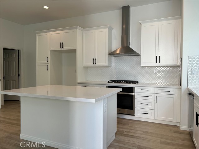 Detail Gallery Image 3 of 9 For 27389 Snow Creek Pl, Valencia,  CA 91381 - 3 Beds | 2/1 Baths