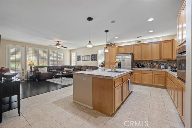 Detail Gallery Image 11 of 30 For 13512 Aspen Leaf Lane, Corona,  CA 92880 - 3 Beds | 2/1 Baths