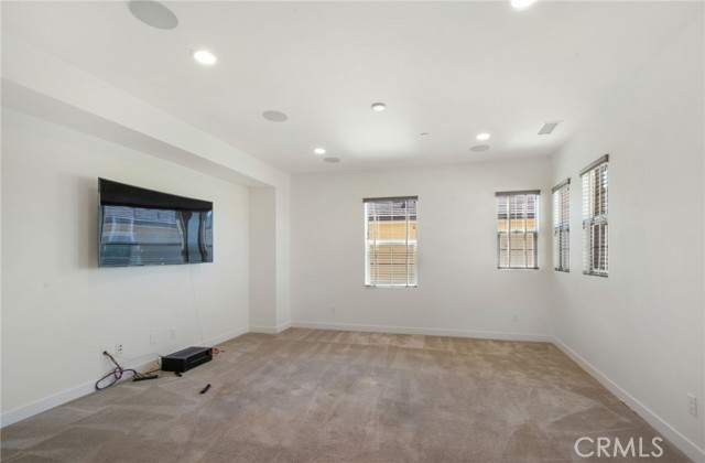 731 E Orange Blossom Way, Azusa CA: https://media.crmls.org/medias/b15dd0fc-c341-4483-b8b9-41b9a265b128.jpg