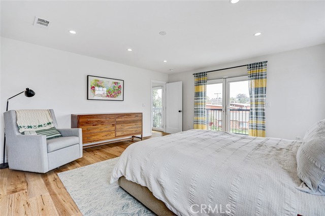 Detail Gallery Image 22 of 52 For 825 Center, El Segundo,  CA 90245 - 4 Beds | 3 Baths