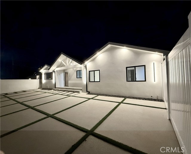 20522 Sherman Way, Winnetka CA: https://media.crmls.org/medias/b15e30ae-d348-4419-9a44-9475f55a4f3e.jpg