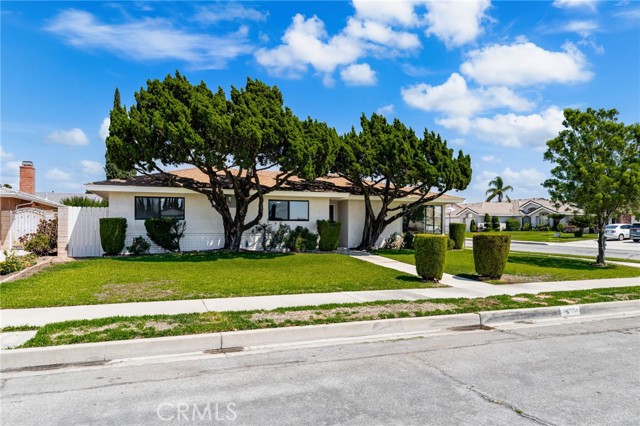 1644 Bradford Drive, Glendora CA: https://media.crmls.org/medias/b15e4d25-f75d-4e43-adac-9a26f3437c04.jpg