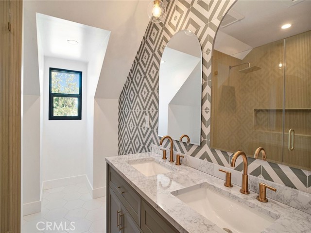 6667 Royer Avenue, West Hills CA: https://media.crmls.org/medias/b15e675f-5ff6-4bd7-a3d6-8025b0242a4f.jpg
