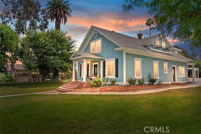 1350 E Chase Drive, Corona CA: https://media.crmls.org/medias/b15f974c-8826-4d75-b16b-d78182e71c32.jpg