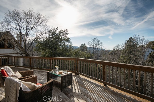 Detail Gallery Image 8 of 26 For 28627 Manitoba Dr, Lake Arrowhead,  CA 92352 - 3 Beds | 3/1 Baths