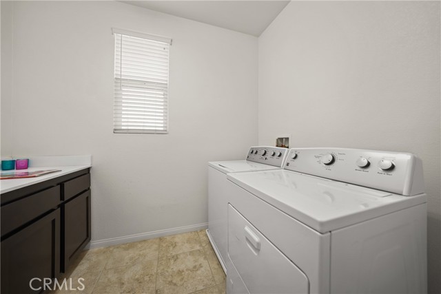 Detail Gallery Image 19 of 30 For 19714 Kamm Ct, Canyon Country,  CA 91351 - 3 Beds | 2/1 Baths