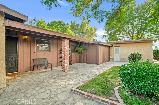 8666 Keokuk Avenue, Winnetka CA: https://media.crmls.org/medias/b160fdb2-0d3a-4395-88cb-aca5d3fc6652.jpg