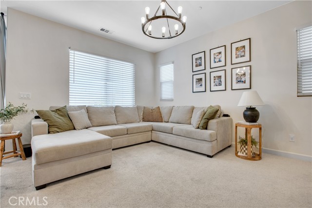 15730 Moonflower Avenue, Chino CA: https://media.crmls.org/medias/b161aeeb-a15c-4761-a537-ca877a160e3d.jpg