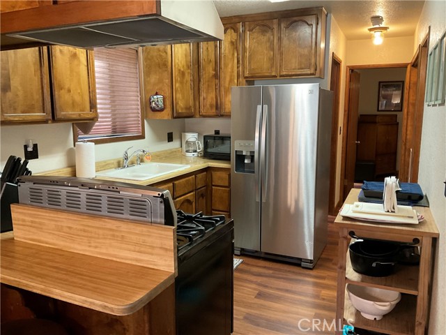 Detail Gallery Image 8 of 18 For 42592 Cedar Ave, Big Bear Lake,  CA 92315 - 2 Beds | 2 Baths