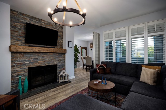 Detail Gallery Image 3 of 39 For 4713 E 4th, Long Beach,  CA 90814 - 2 Beds | 2 Baths